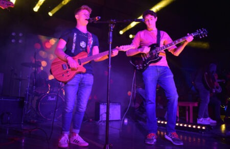 Baila y canta en las Boogie Nights del Blowie Music Fest Blowie 2025