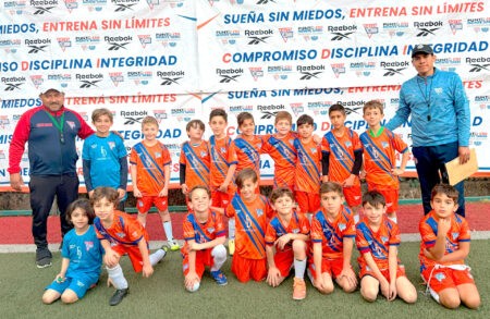 Seguimos con la entrega de uniformes entrega de uniformes